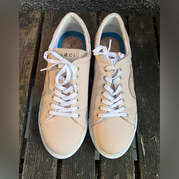 LOCI sz 41 vegan low-top casual sneakers, water resistant, made in Portugal, EUC - Picture 2 of 8